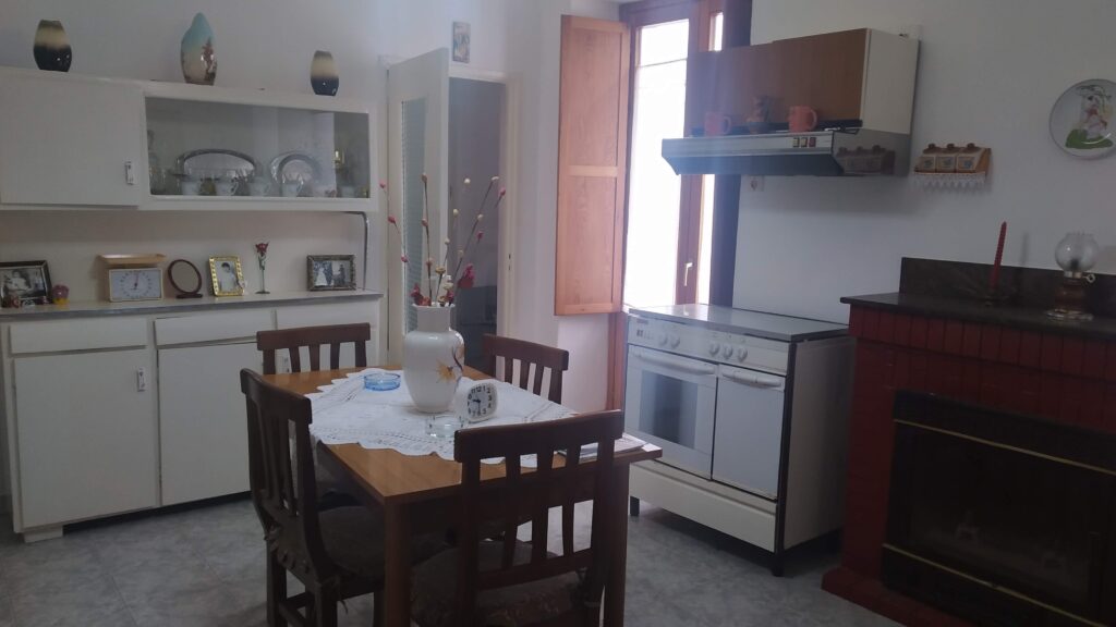 Detached house in the historic center (via Ovidio, 30)