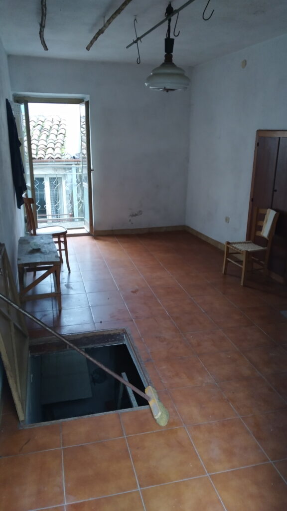 Casa indipendente nel centro storico (via Lamarmora, 8)