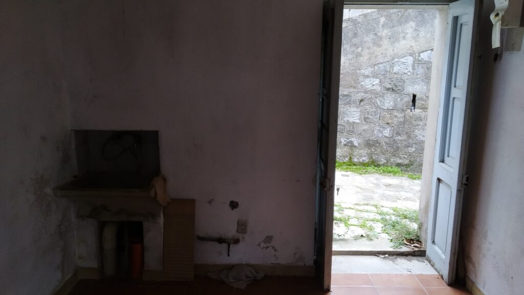 Casa indipendente nel centro storico (via Lamarmora, 8)
