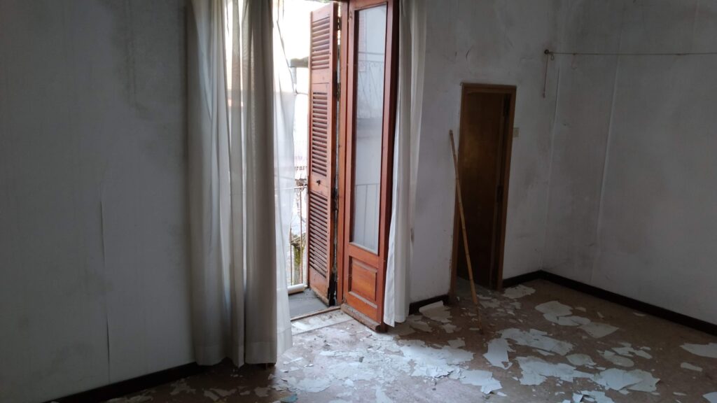 Casa indipendente nel centro urbano (largo Brigadiere Lombardi, 7)