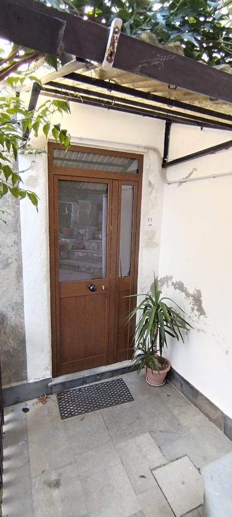 Casa indipendente con terrazza e vista panoramica nel centro storico (via Demostene, 2)