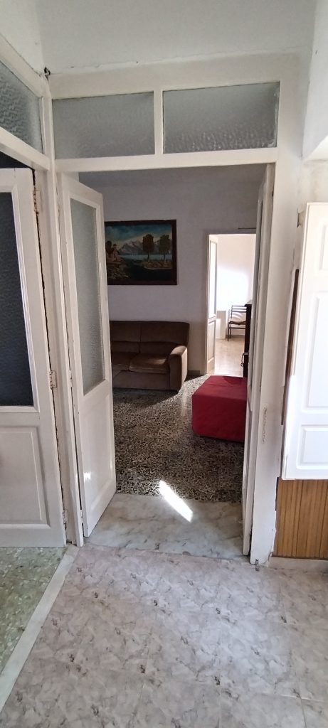 Casa indipendente con terrazza e vista panoramica nel centro storico (via Demostene, 2)