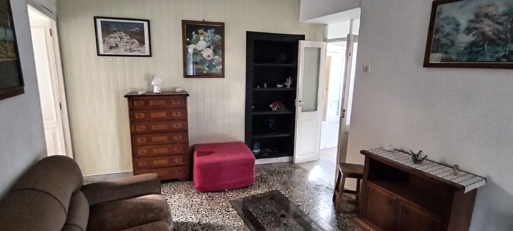 Casa indipendente con terrazza e vista panoramica nel centro storico (via Demostene, 2)