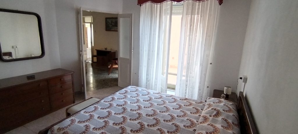 Casa indipendente con terrazza e vista panoramica nel centro storico (via Demostene, 2)