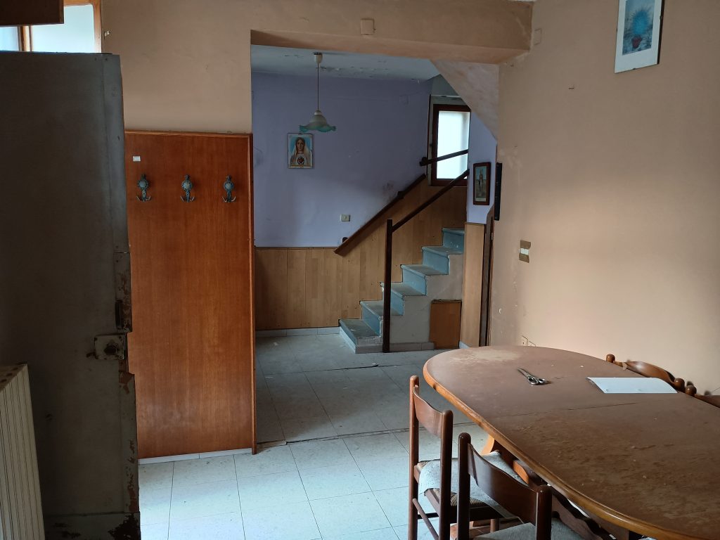 Detached house in the historic center (piazza Indipendenza, 1)