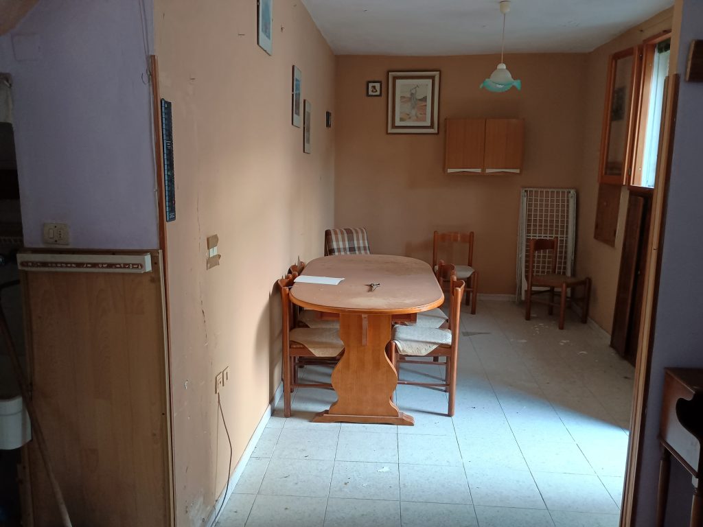 Detached house in the historic center (piazza Indipendenza, 1)