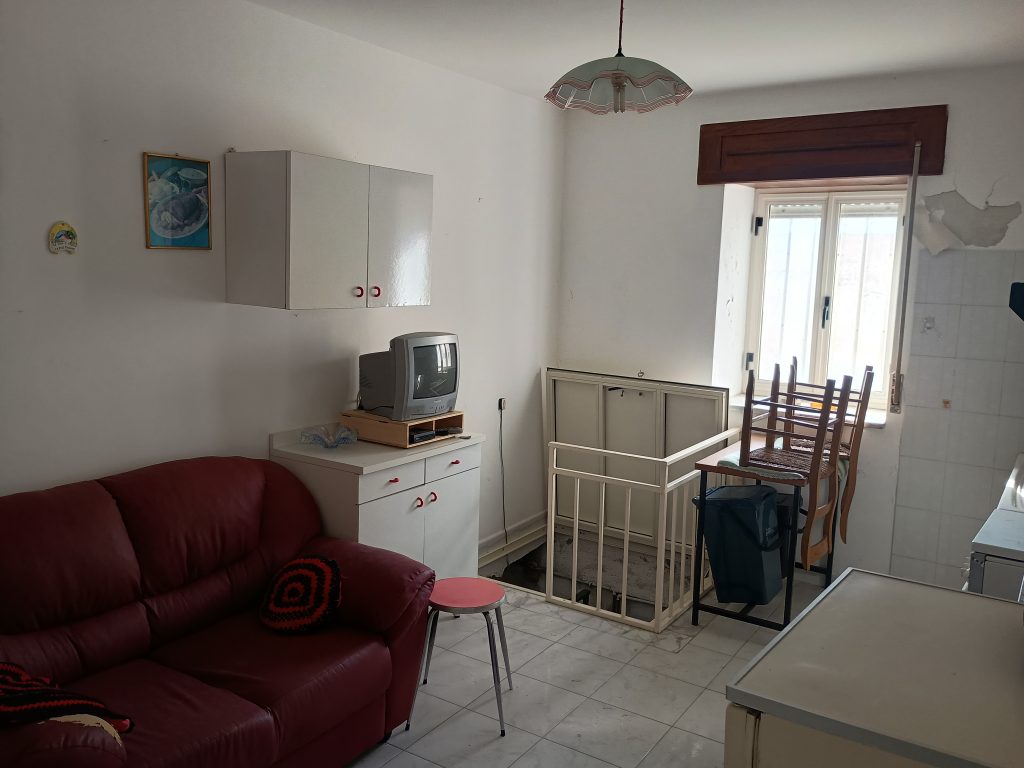 Casa indipendente nel centro storico (via Fratelli Bandiera, 4)