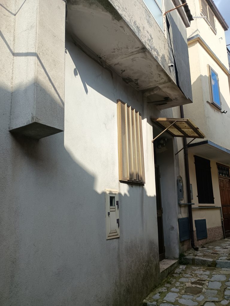 Casa indipendente nel centro storico (via Fratelli Bandiera, 4)