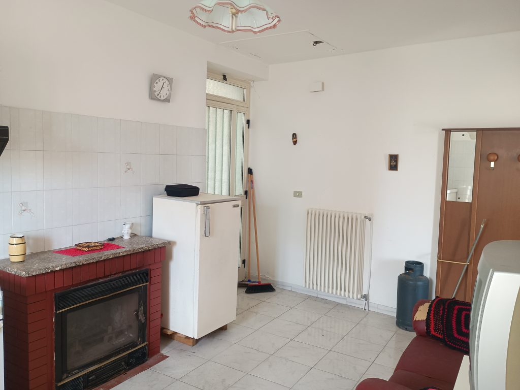 Casa indipendente nel centro storico (via Fratelli Bandiera, 4)