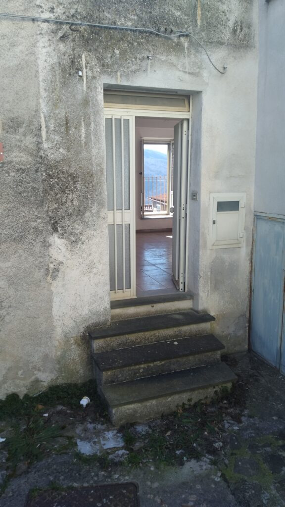 Detached house in the historical center (via Lamarmora, 6)