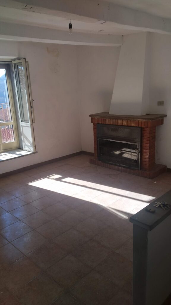 Detached house in the historical center (via Lamarmora, 6)