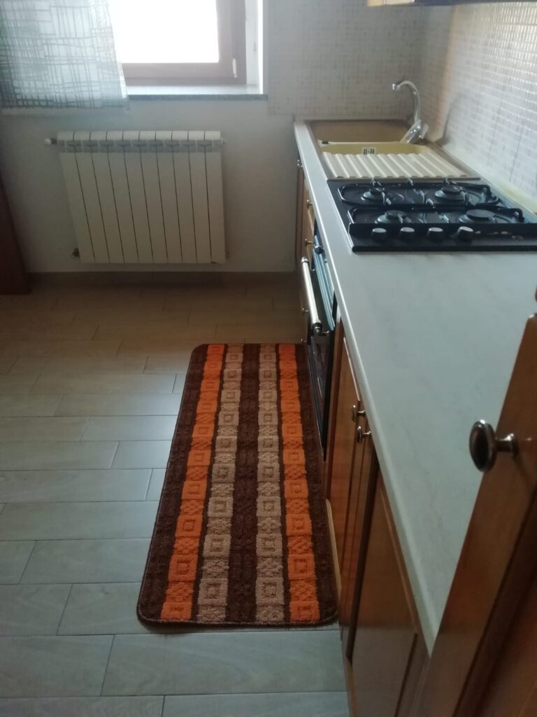 Casa indipendente nella frazione Agromonte Mileo (via Emanuela Loi, 8)