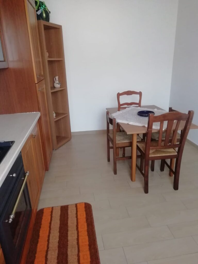 Casa indipendente nella frazione Agromonte Mileo (via Emanuela Loi, 8)