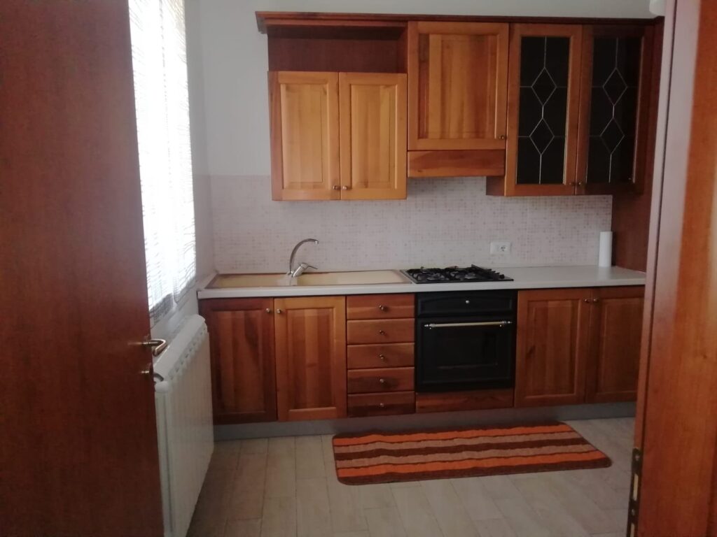 Casa indipendente nella frazione Agromonte Mileo (via Emanuela Loi, 8)