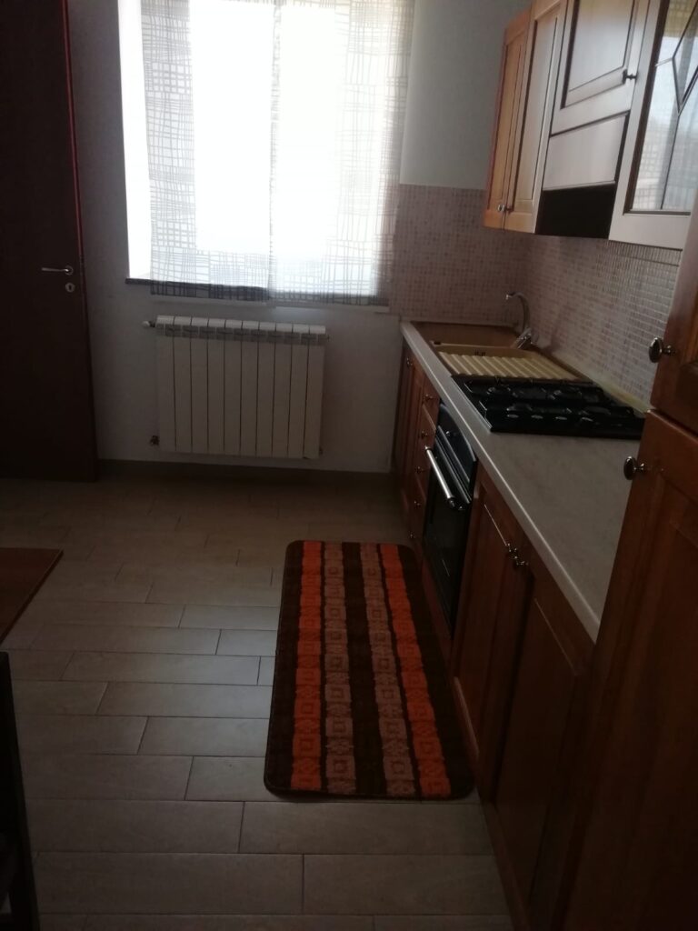 Casa indipendente nella frazione Agromonte Mileo (via Emanuela Loi, 8)