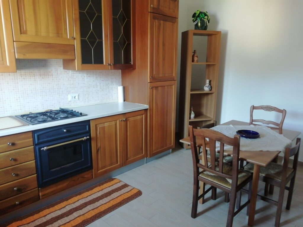 Casa indipendente nella frazione Agromonte Mileo (via Emanuela Loi, 8)