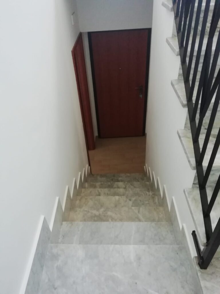 Casa indipendente nella frazione Agromonte Mileo (via Emanuela Loi, 8)