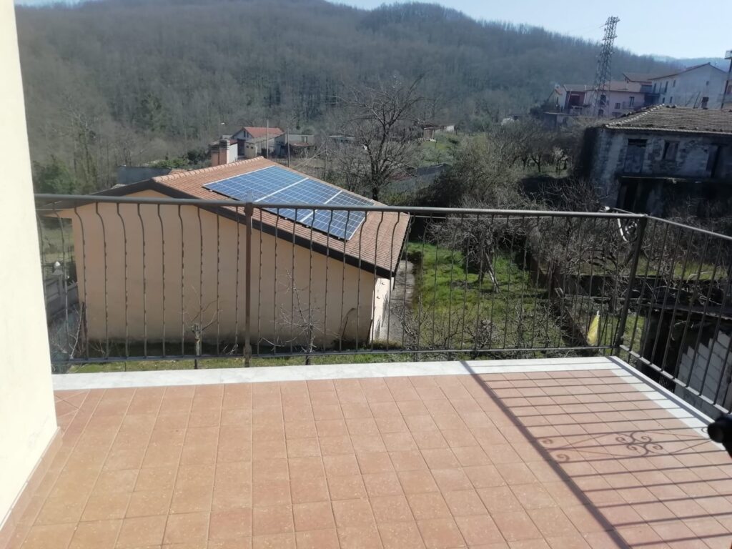 Casa indipendente nella frazione Agromonte Mileo (via Emanuela Loi, 8)