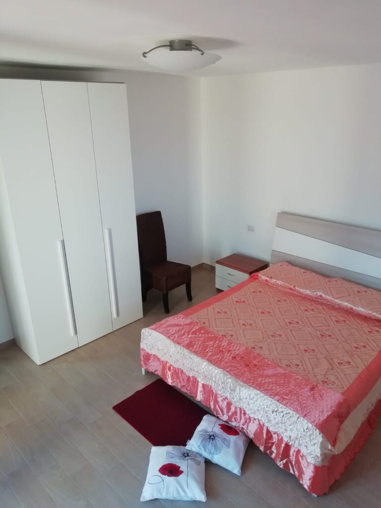 Casa indipendente nella frazione Agromonte Mileo (via Emanuela Loi, 8)