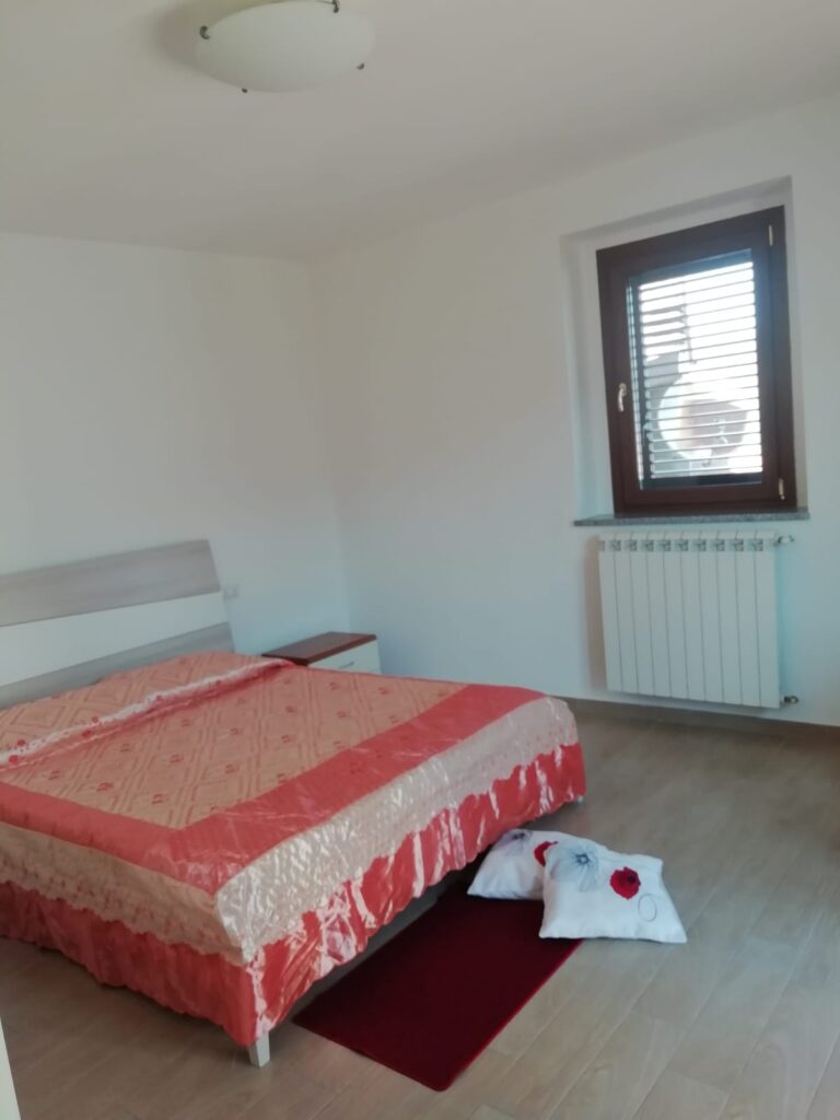 Casa indipendente nella frazione Agromonte Mileo (via Emanuela Loi, 8)