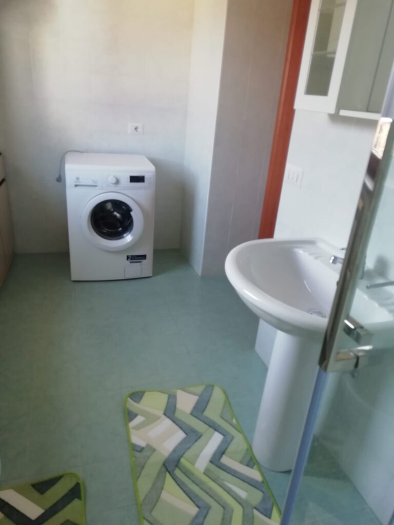 Casa indipendente nella frazione Agromonte Mileo (via Emanuela Loi, 8)