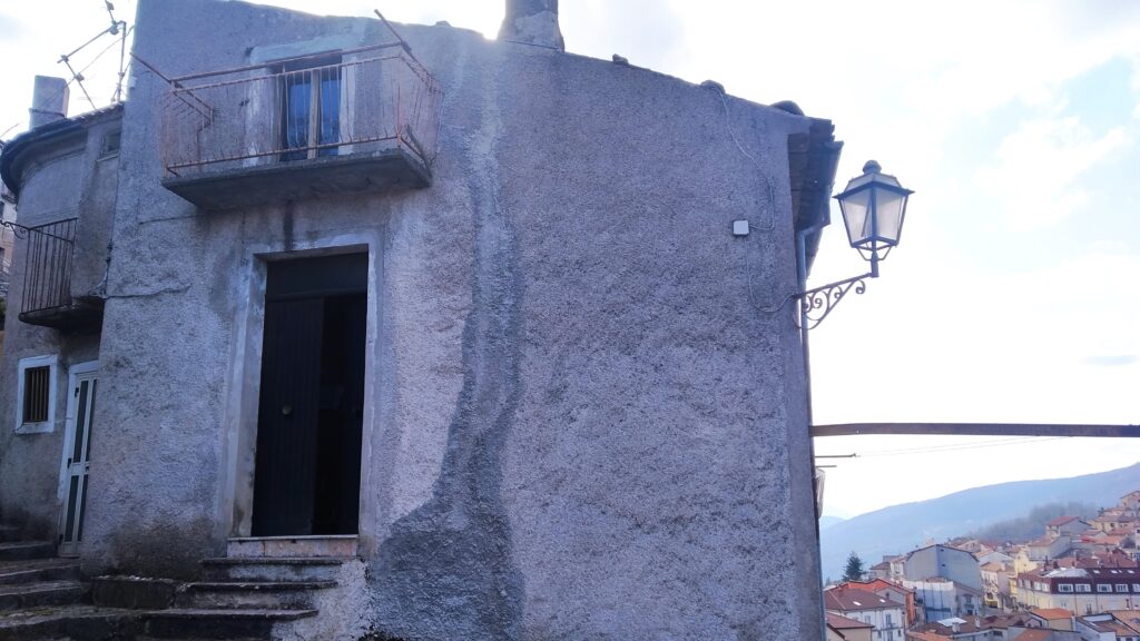 Detached house in the historic center (via Teocrite, 2)