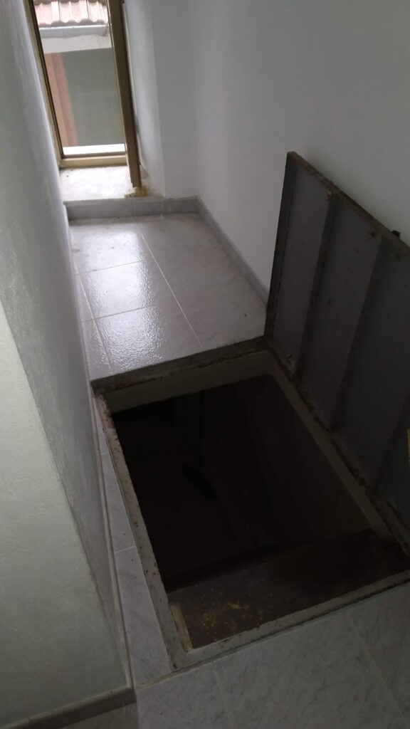 Detached house in the historic center (via Savonarola, 6)