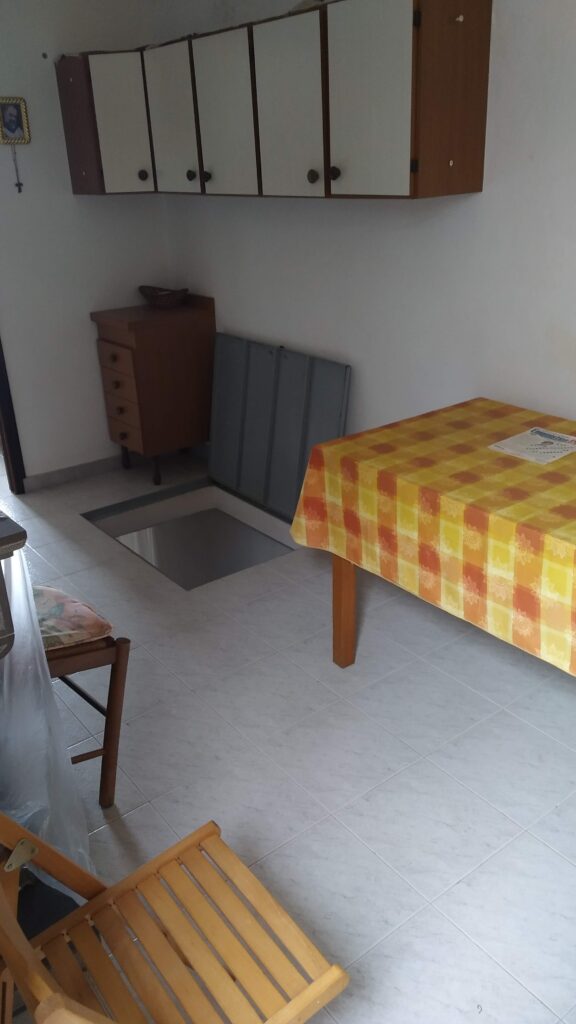 Detached house in the historic center (via Savonarola, 6)