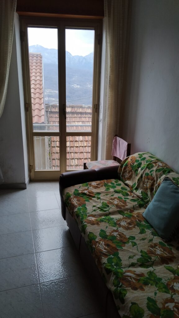 Detached house in the historic center (via Savonarola, 6)