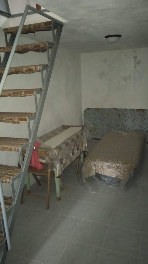Detached house in the historic center (via Savonarola, 6)