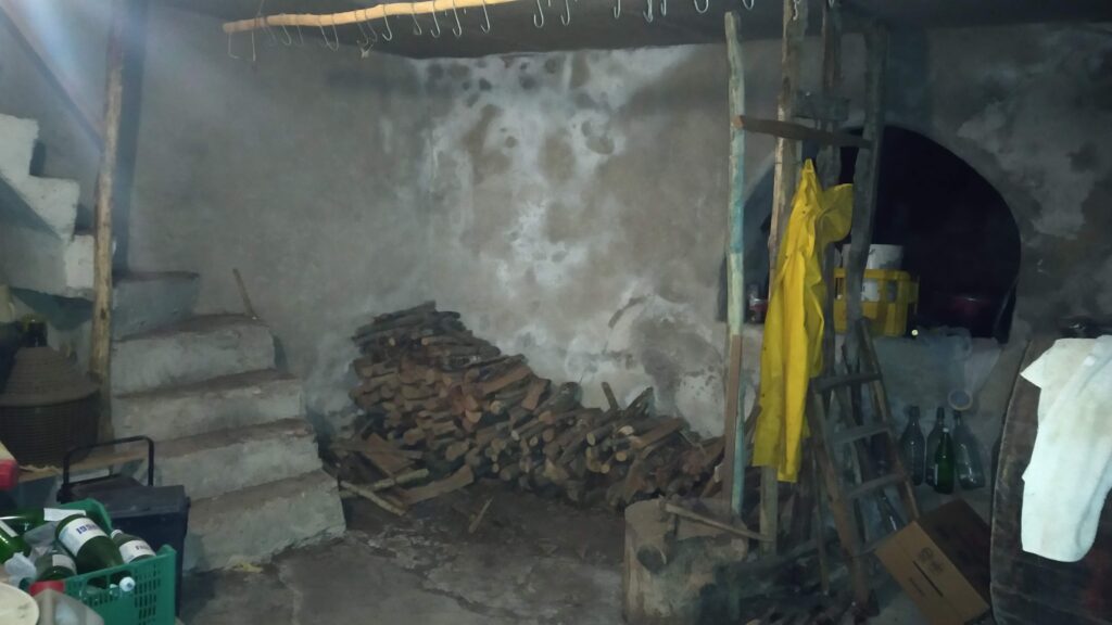 Casa indipendente nel centro storico (via Chiesa, 8)