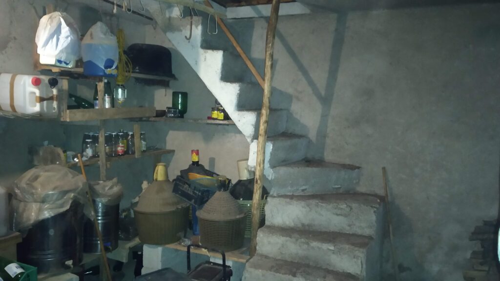 Casa indipendente nel centro storico (via Chiesa, 8)