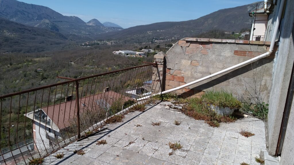 Detached house in the historic center (via Orsini, 27)