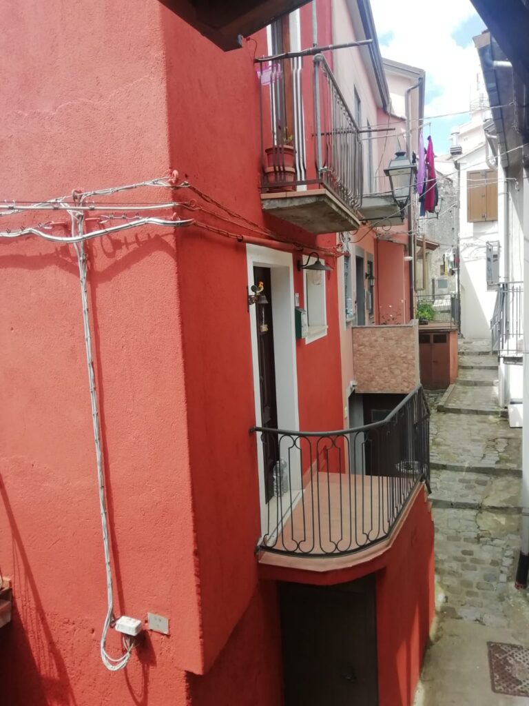 Detached house in the historic center (via Settembrini, 11)