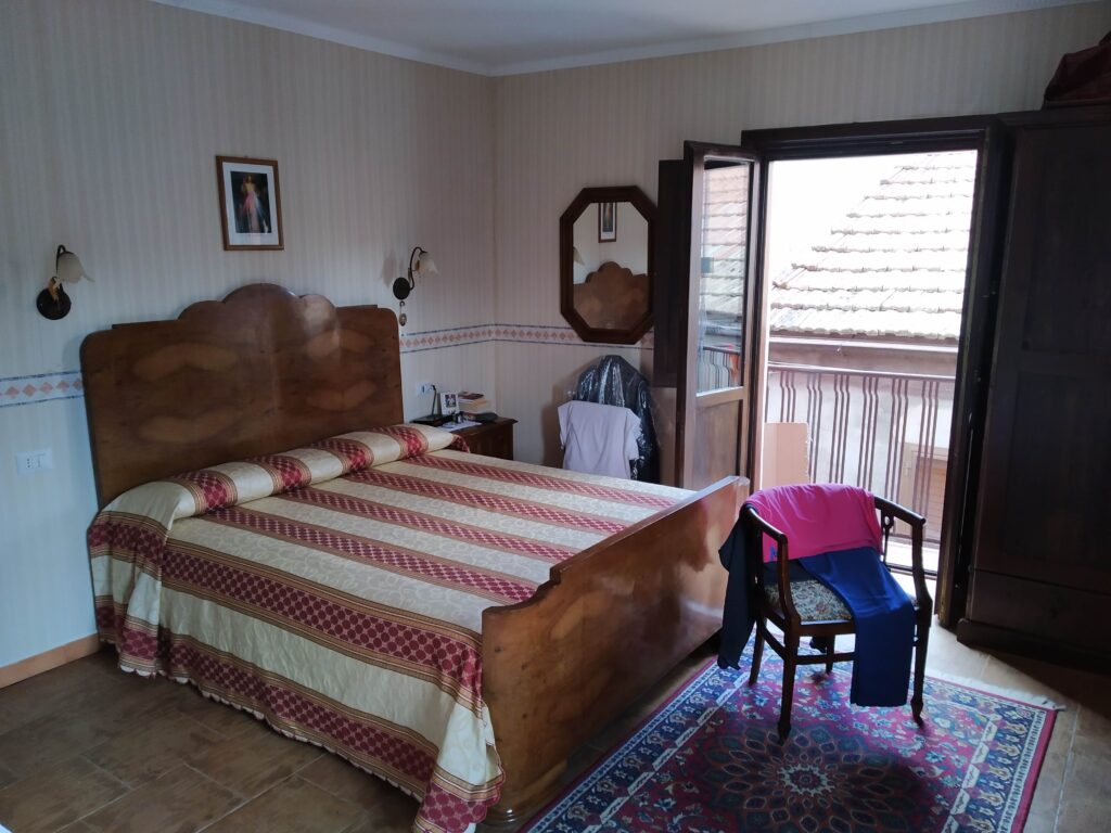 Detached house in the historic center (via Settembrini, 11)