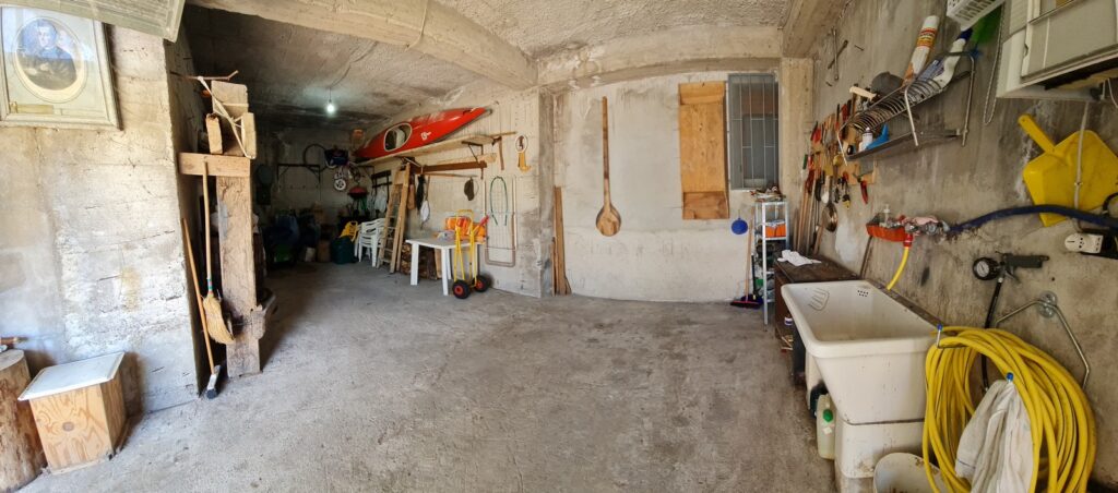 Casa indipendente con garage e ampia area esterna (via Monte Pollino, 22)