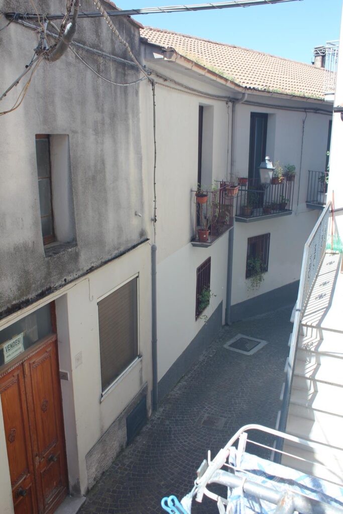Detached house in the historic center (via Socrate, 1)