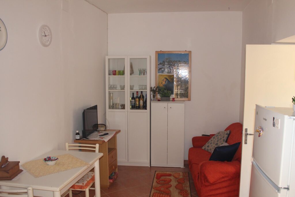 Detached house in the historic center (via Socrate, 1)