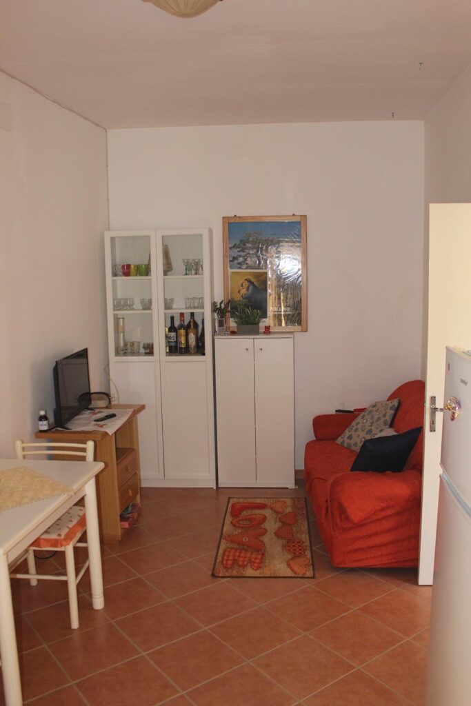Detached house in the historic center (via Socrate, 1)