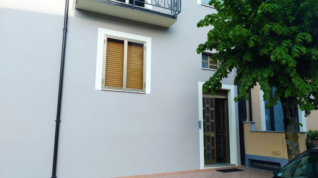 Casa indipendente nel centro urbano (c.so Vittorio Emanuele II°, 100)