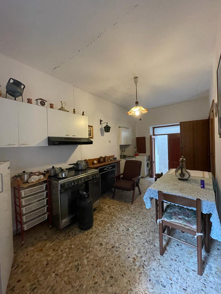 Detached house in the urban centre (via Boiardo, 5)