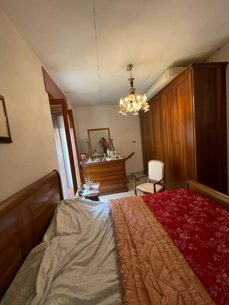 Detached house in the urban centre (via Boiardo, 5)