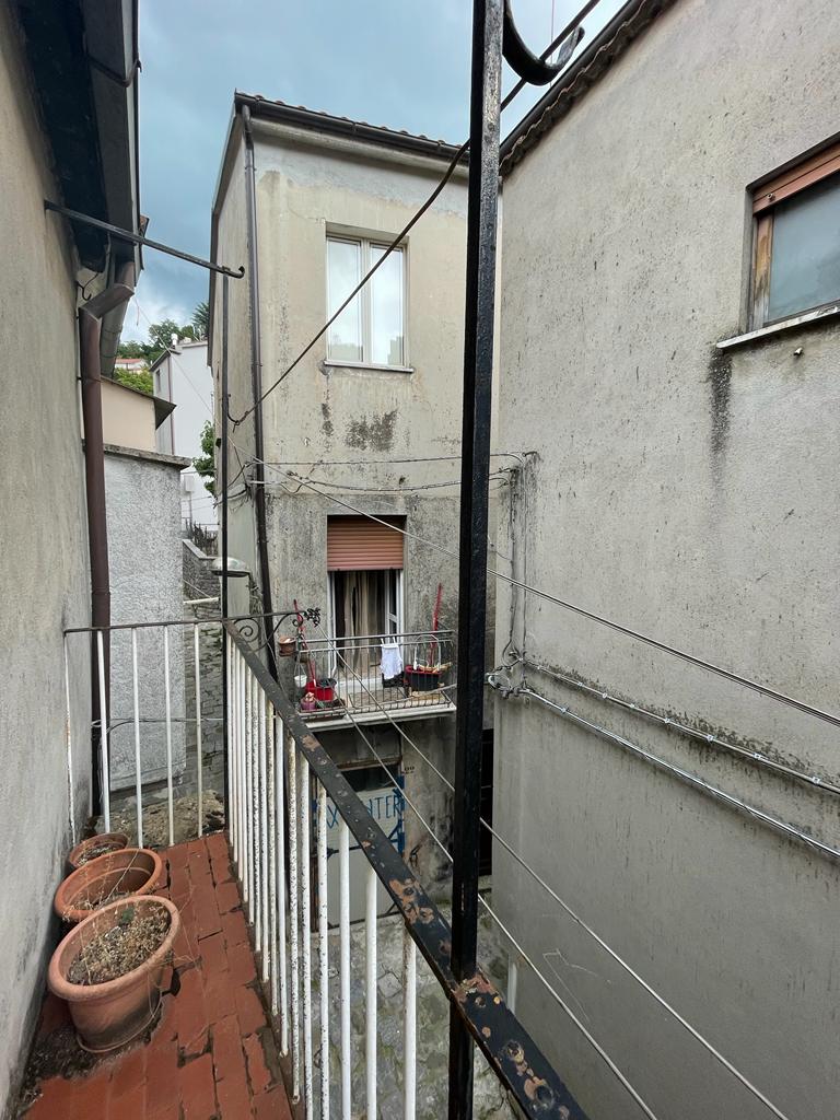 Detached house in the urban centre (via Boiardo, 5)