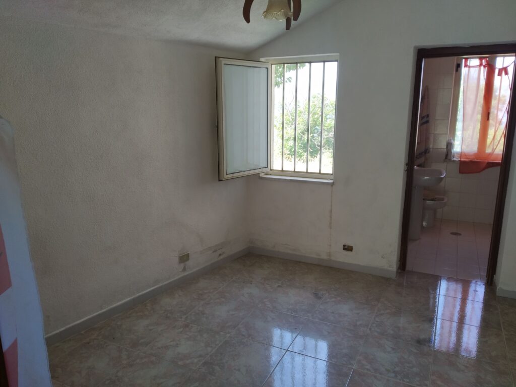 Casa indipendente con terreno (c.da Mirricchio, 1 A/B)