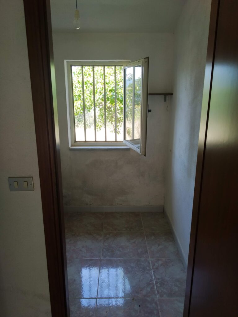 Casa indipendente con terreno (c.da Mirricchio, 1 A/B)