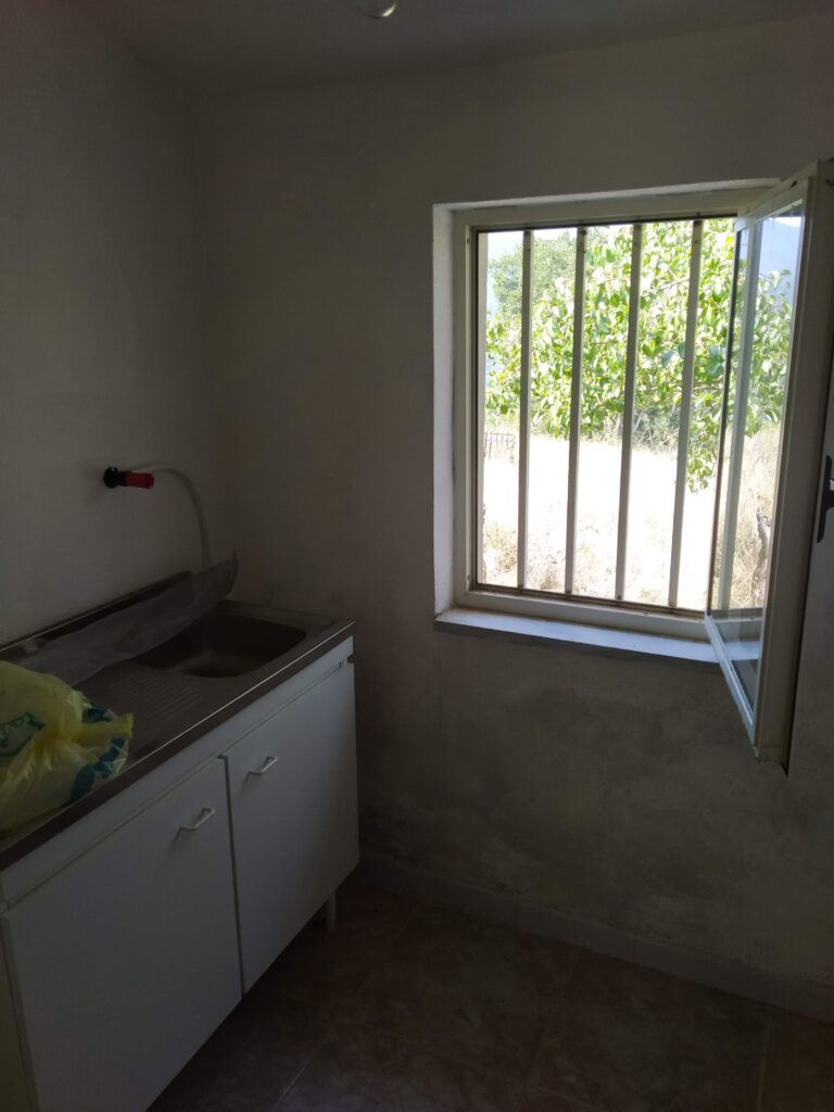 Casa indipendente con terreno (c.da Mirricchio, 1 A/B)