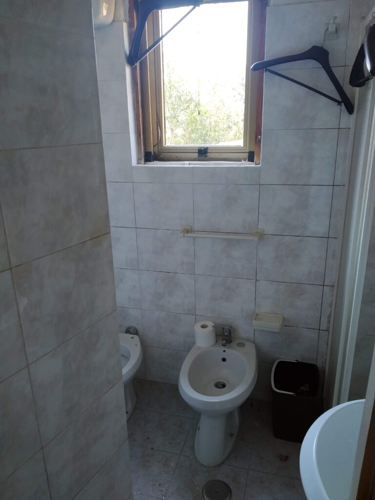 Casa indipendente con terreno in una frazione rurale (c.da Serrone, 76)