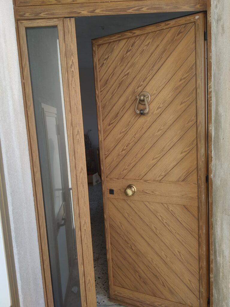Casa indipendente con terreno in una frazione rurale (c.da Serrone, 76)