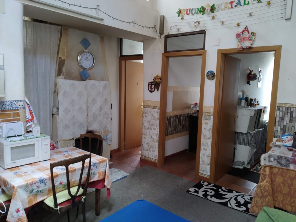 Casa indipendente nel centro storico (via Magenta, 3)