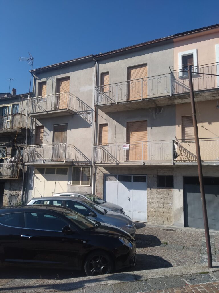 Detached house in the urban centre (via Boezio, 32)